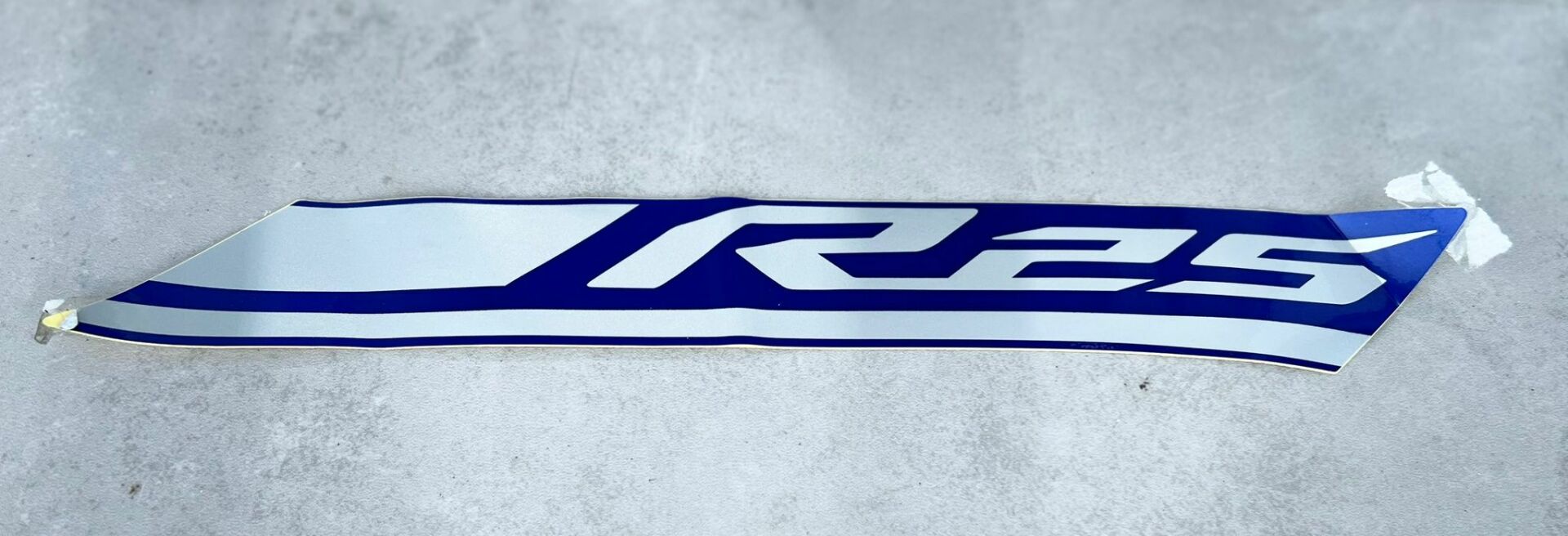 Orijinal Yzf R25 2017  Üst Sağ Grenaj Sticker 1WDF839900