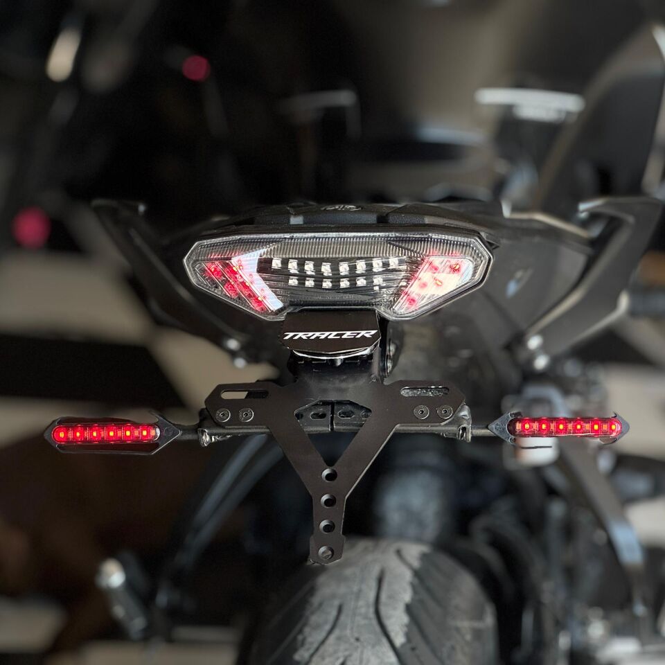 Orijinal Tracer 700 2016-2019 Spor Plakalık BC6H45500000