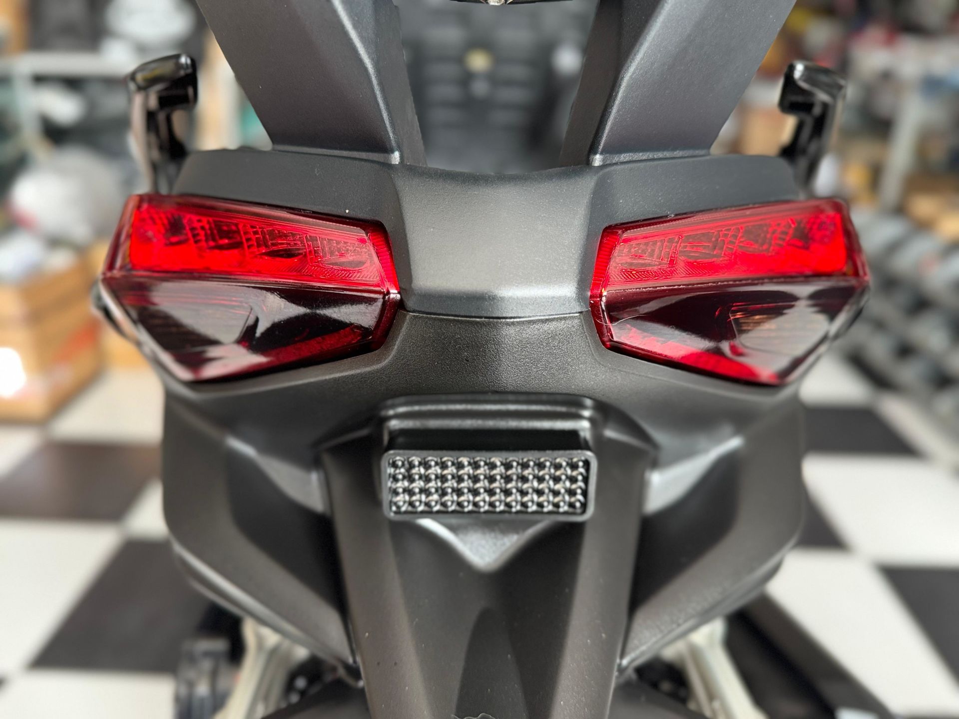 Xmax 250-300 2024-25 Orijinal Arka Stop Takımı