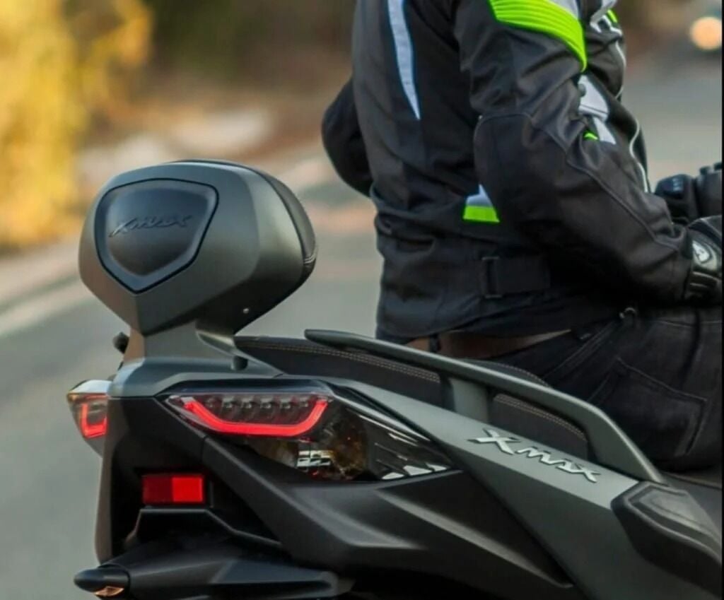 Xmax 250-300 2018-23 Arka Füme Stop Camı