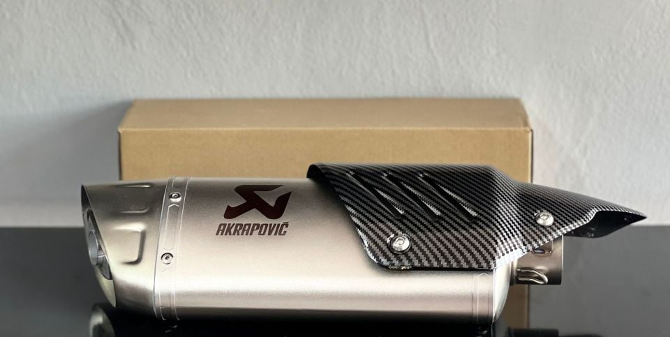 Üniversal Akrapovıc Tip Carbon Egzoz Model 2