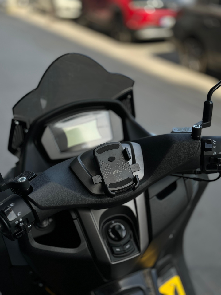 Nmax 125-155 2021-24 Art 53 Kapaklı Telefon Tutucu