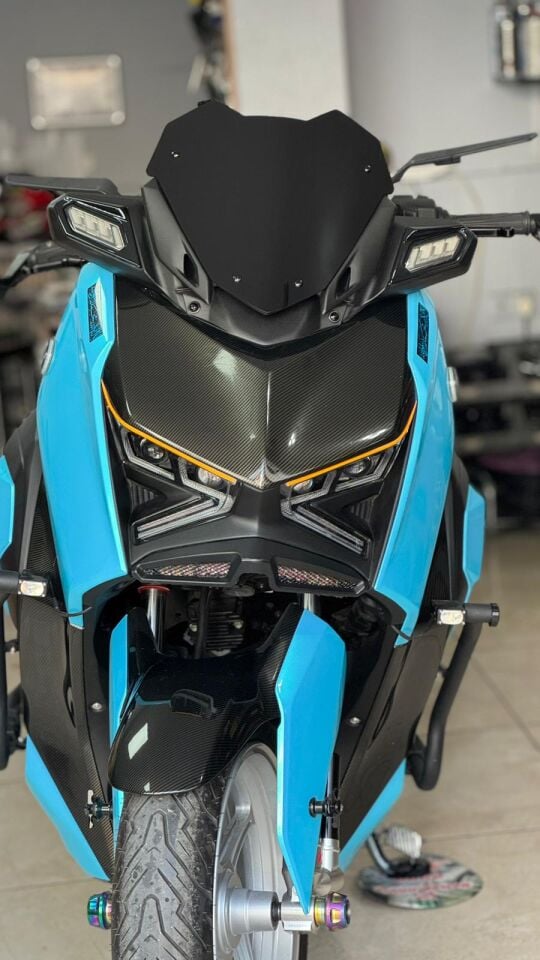 Tech-Max Xmax 250-300 2024 Rc Model Siyah Spor Ön Cam Siyah