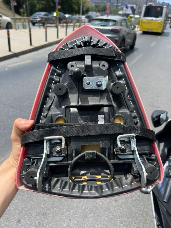 Yamaha Yzf R25-Mt 25 Mono Kapak Cırtlı Model Kırmızı