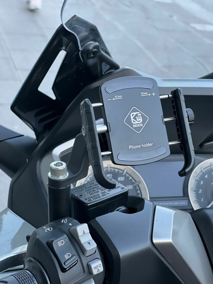 Honda Forza 250 Telefon Tutucu